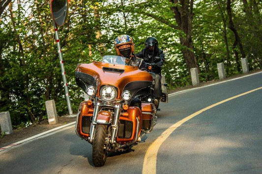 The Great Debate: Do Motorcycle Riders Always Wear Full Face Helmets?
