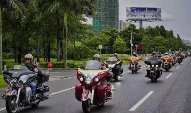 Open Face Helmets: The Stylish and Practical Choice for Motorcycle Club Members
