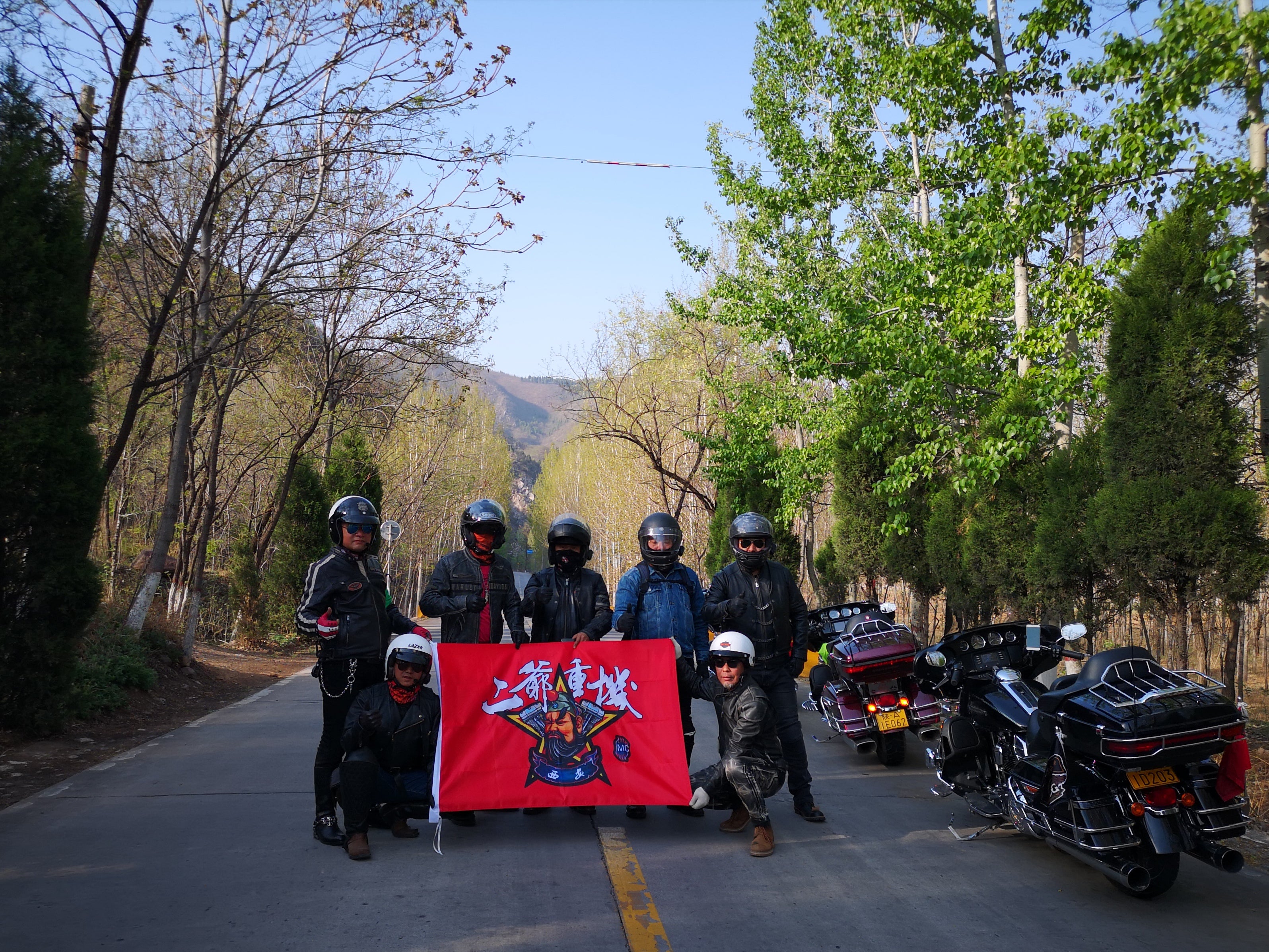 The Ultimate Guide: Essential Gifts for Motorcycle Club Members