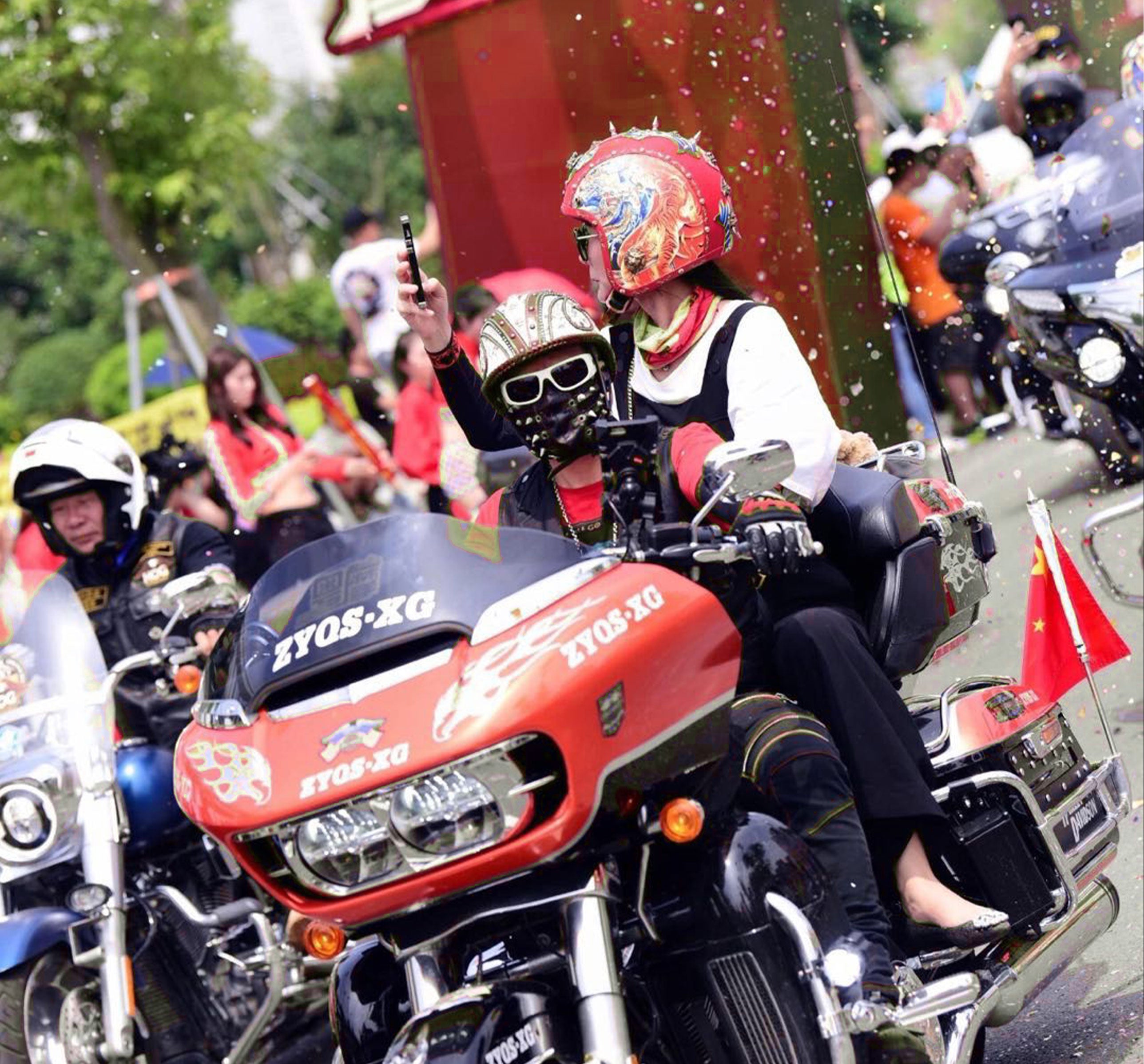 motorcycleclub-riding