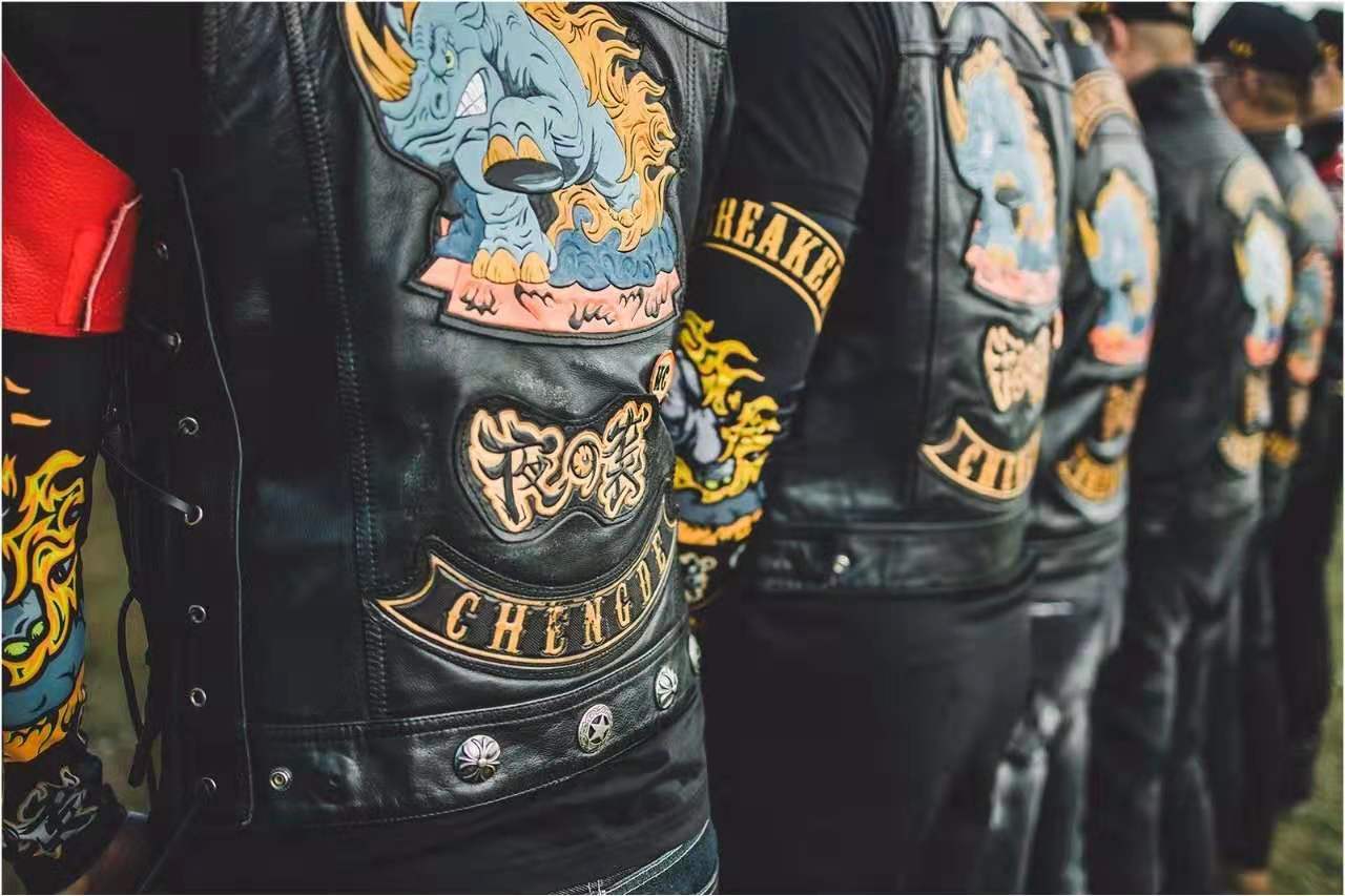 Bold and Perfect: How to Style Your Leather Vest for Motorcycle Club Events