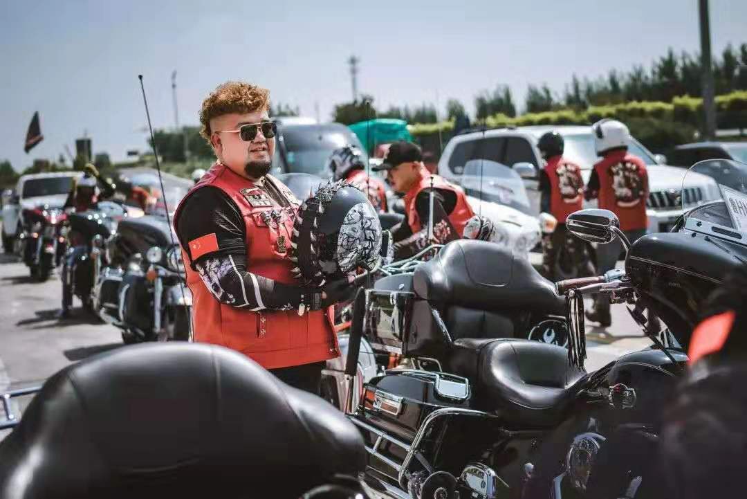 Exploring the Pros and Cons of Harley-Davidson Motorcycles and Sport Bikes for Beginner Riders