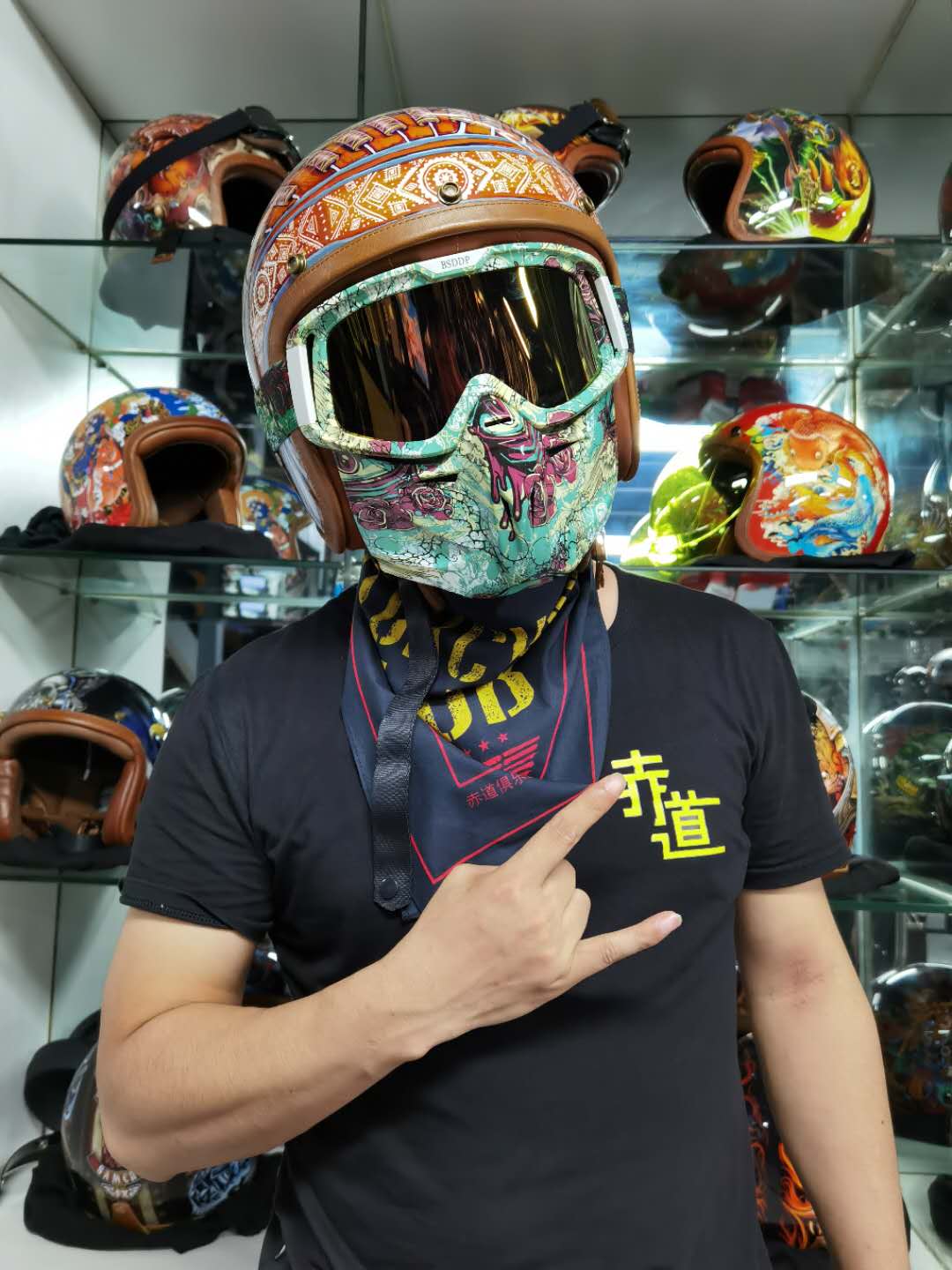 Mastering Motorcycle Hand Signals: Essential Communication for Motorcycle Club Members