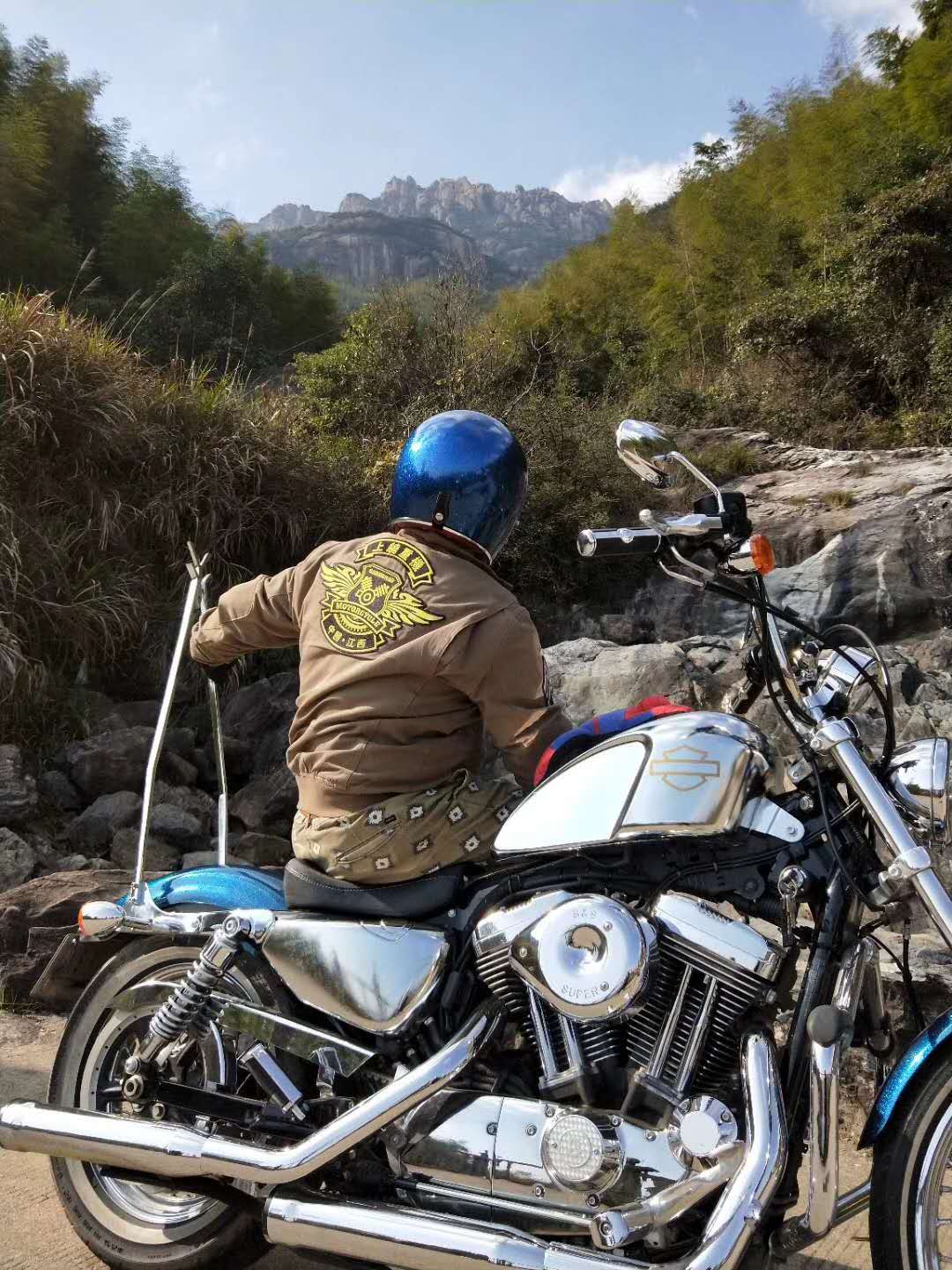 The Ultimate Guide to Motorcycle Helmets: Essential Gear for Motorcycle Club Members