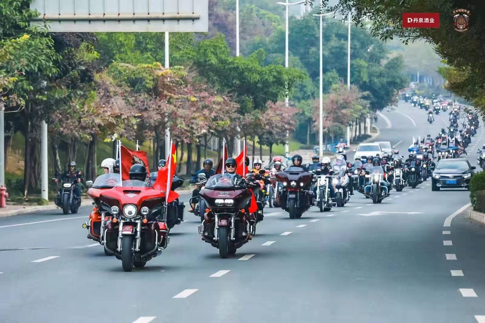 The Roaring Unity: Decoding the Spectacle of Giant Motorcycle Group Rides