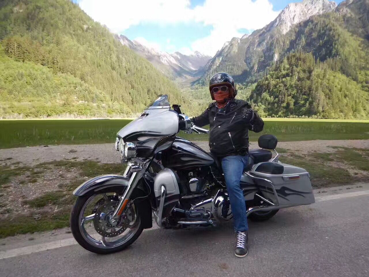 The Ultimate Guide to Motorcycle Helmets: Safety and Style for Club Members