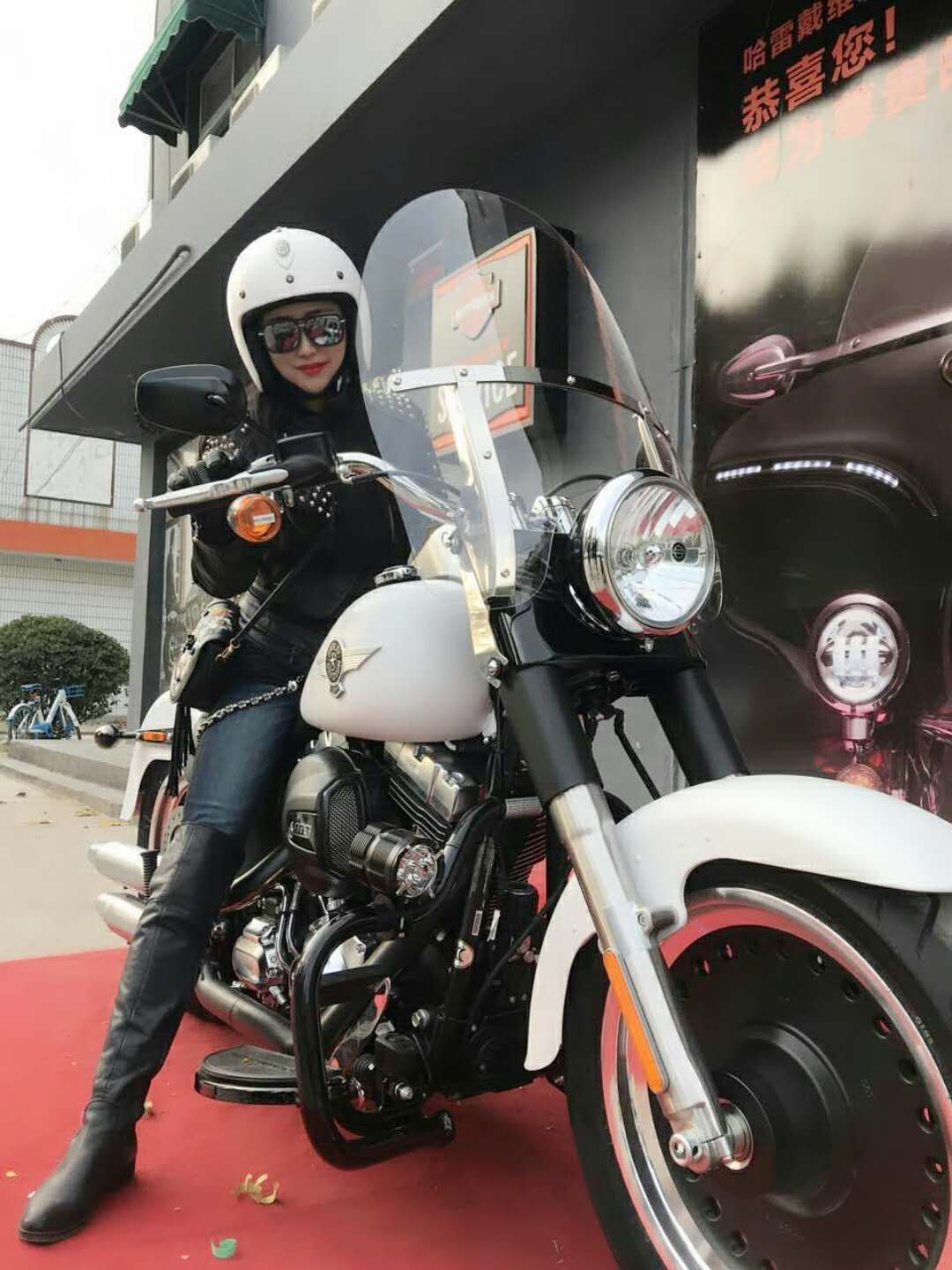 Trailblazing Women in Motorcycling: Inspiring Stories of Pioneering Female Riders