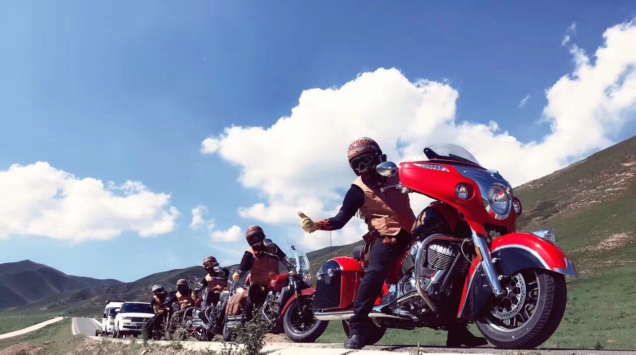 The Motorcycle Rider Wave: A Universal Language of Brotherhood