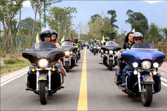 The Complete Guide to Motorcycle Riding: Gear, Safety, and Comfort Tips