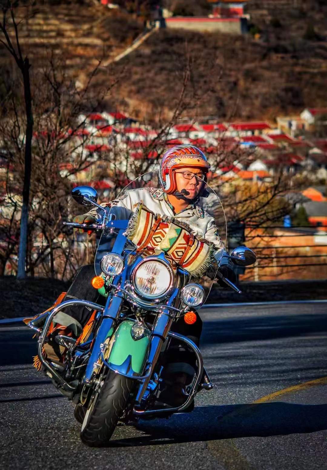 Choosing the Perfect Motorcycle Helmet: A Guide for Motorcycle Club Members