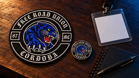 Planejamento privado para a LAMOTO 2026 com patch bordado e pin do Free Road Union Córdoba separados da credencial oficial sem dados.