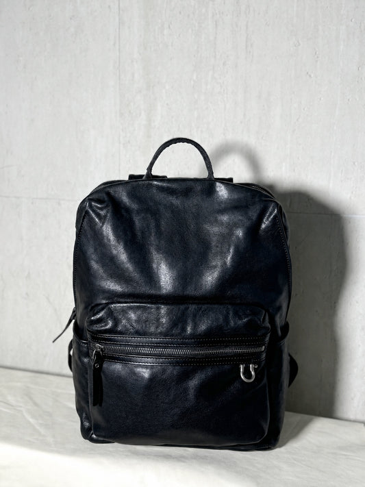 heavy-duty vintage vegetable-tanned leather travel backpack 1