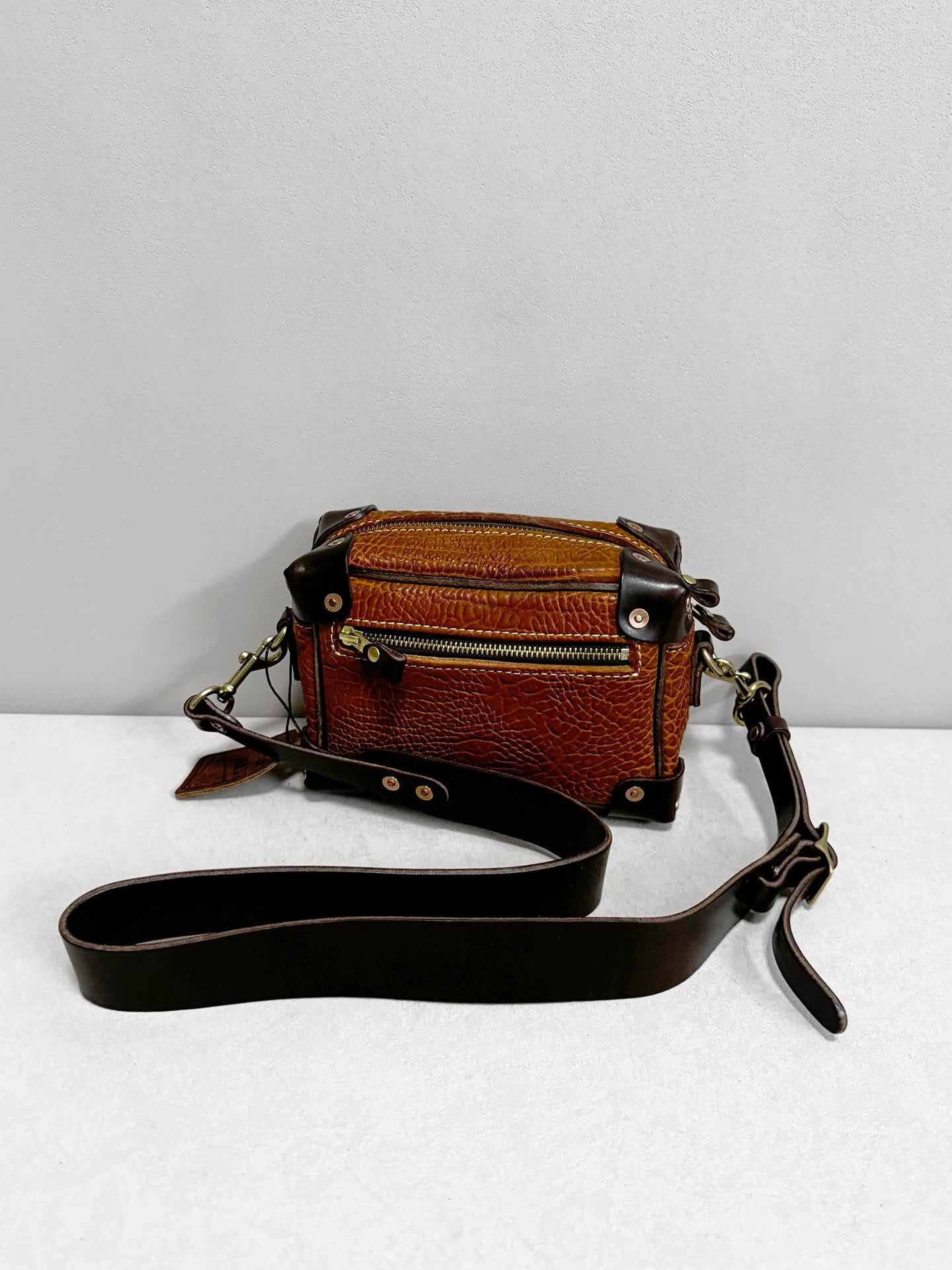 vintage yellow vegetable-tanned leather box crossbody bag 3