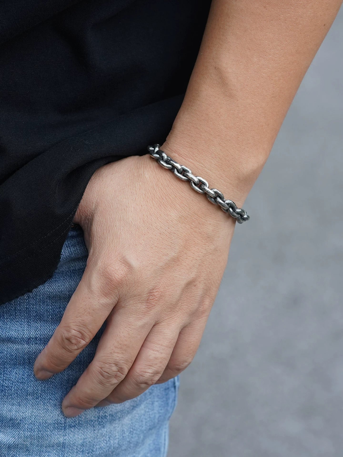 8.5mm Hammered Round Link 925 Silver Bracelet product view 4
