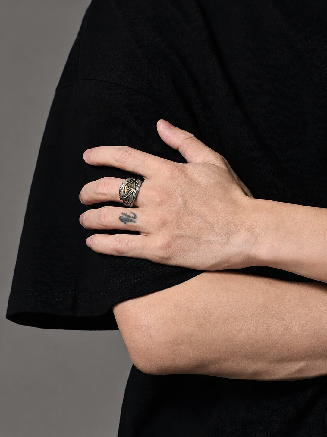 Eye of Horus Feather Sterling Silver Ring - product view 5