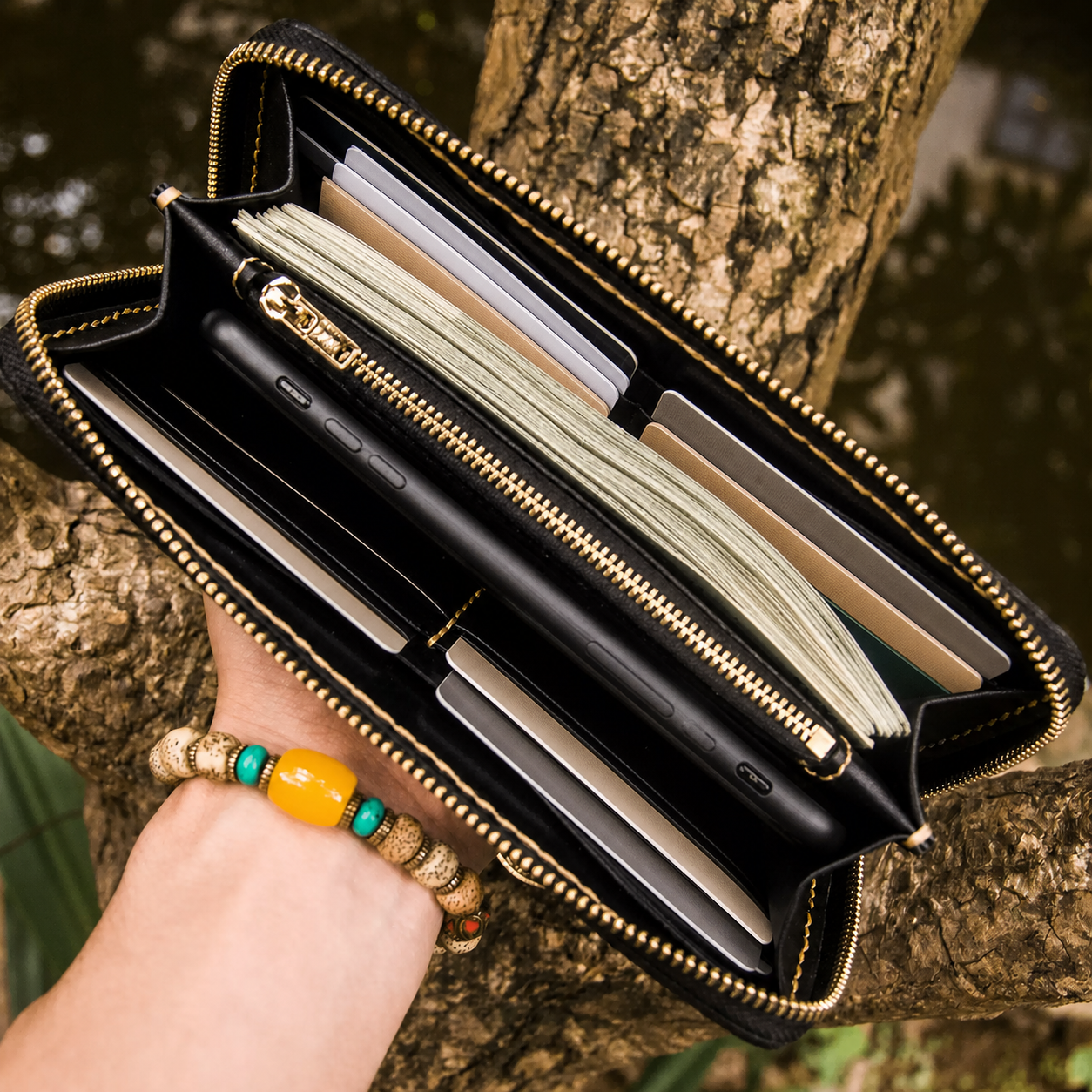 Organized zip-around biker wallet interior
