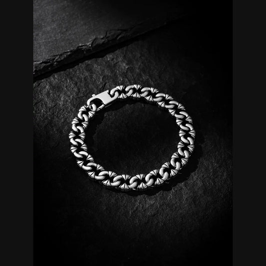 Irregular Interlocking Sterling Silver Biker Bracelet – product view