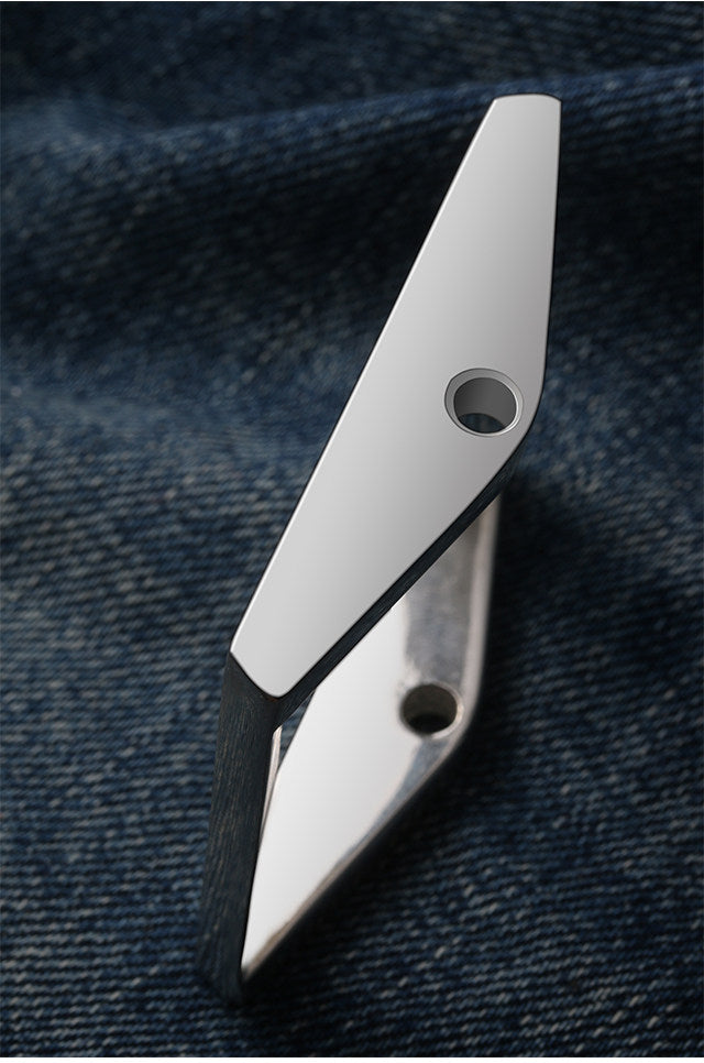 Minimal Square Silver Bridle Leather Biker Belt — detail view 7