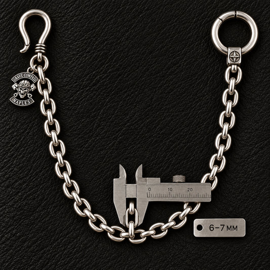Custom motorcycle club 6–7 mm slim width shown as a physically plausible measured slim chain and compact hardware.