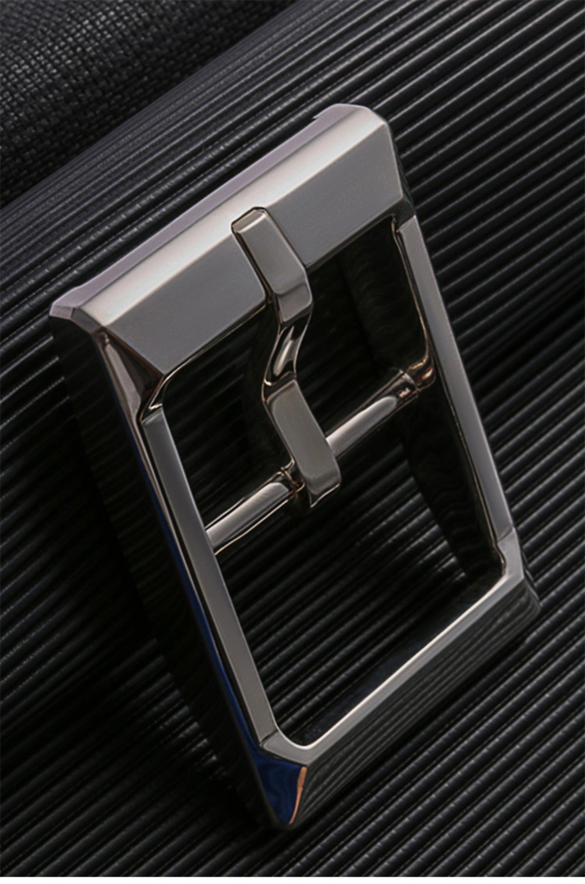 Sanli Square Silver Bridle Leather Biker Belt — detail view 4