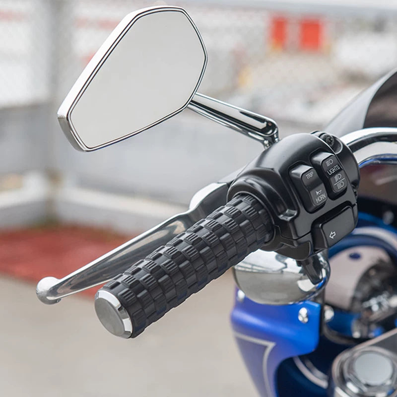 Harley-Davidson compatible grip styles
