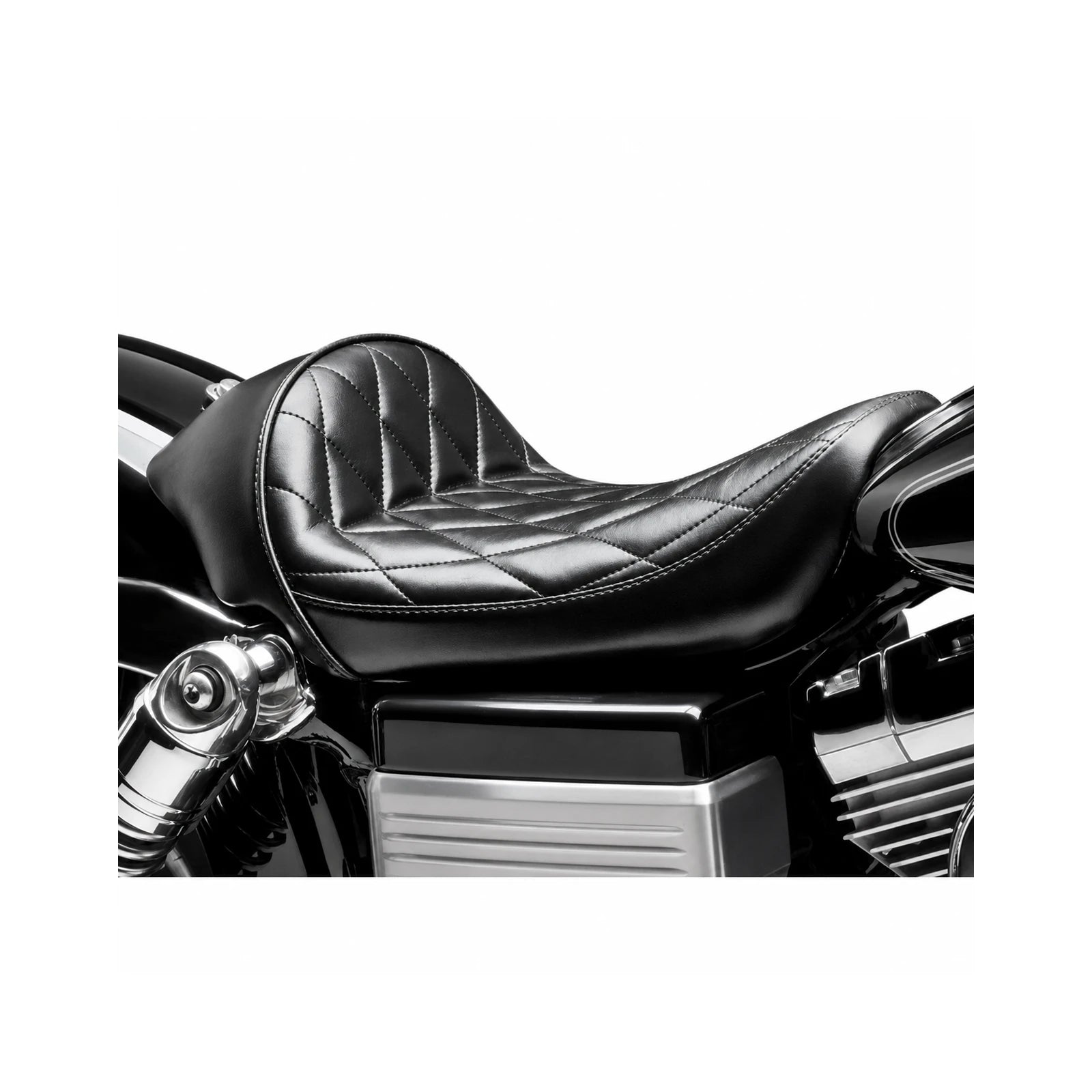 Low-profile diamond-stitch solo seat
