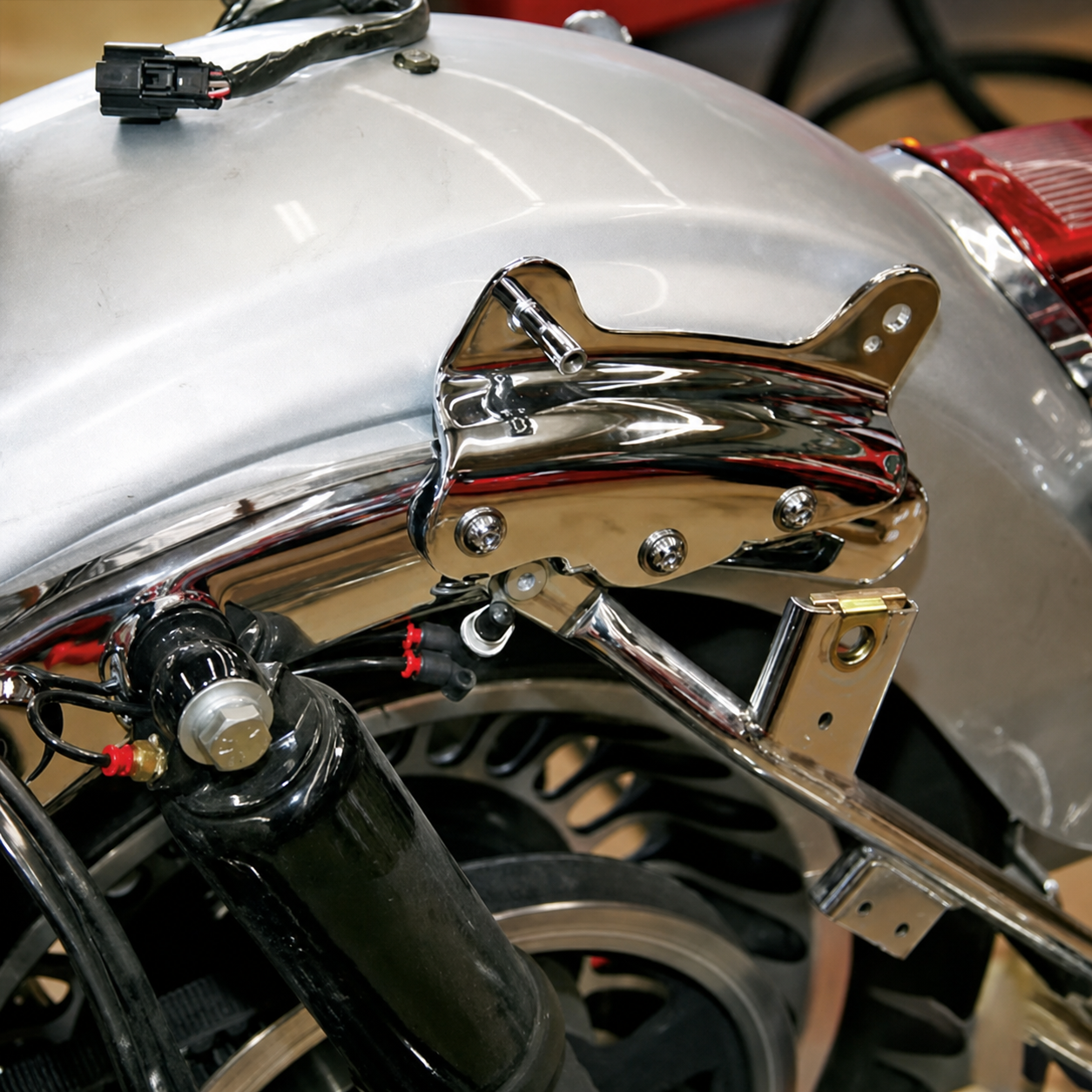 Chrome four-point docking hardware installed