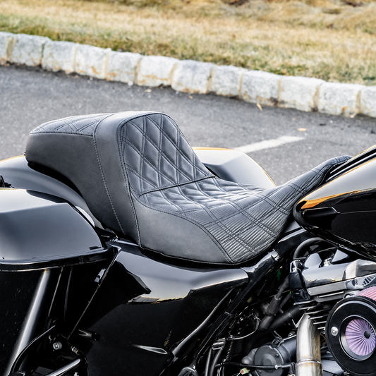 Touring motorcycle seat fitment overview