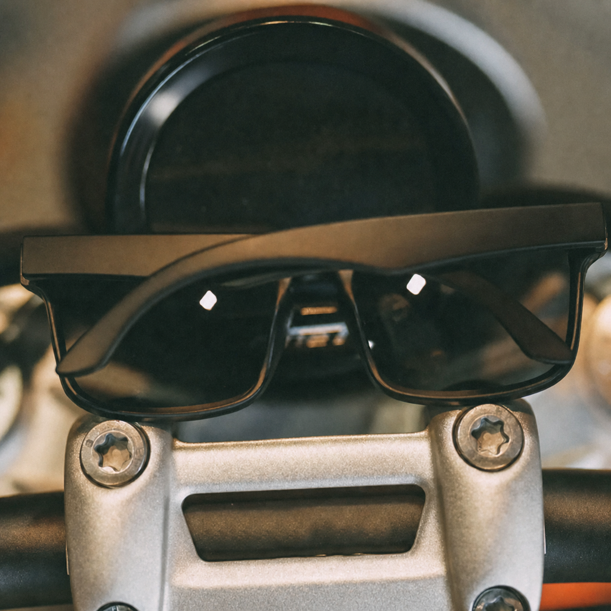 Windproof motorcycle riding glasses