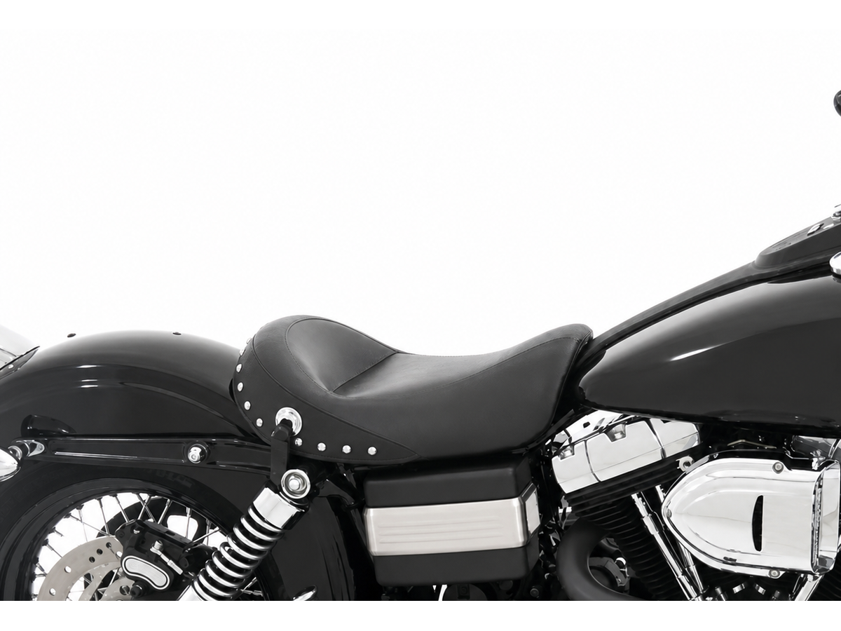 Rivet rider seat installed on 2006–2017 Dyna