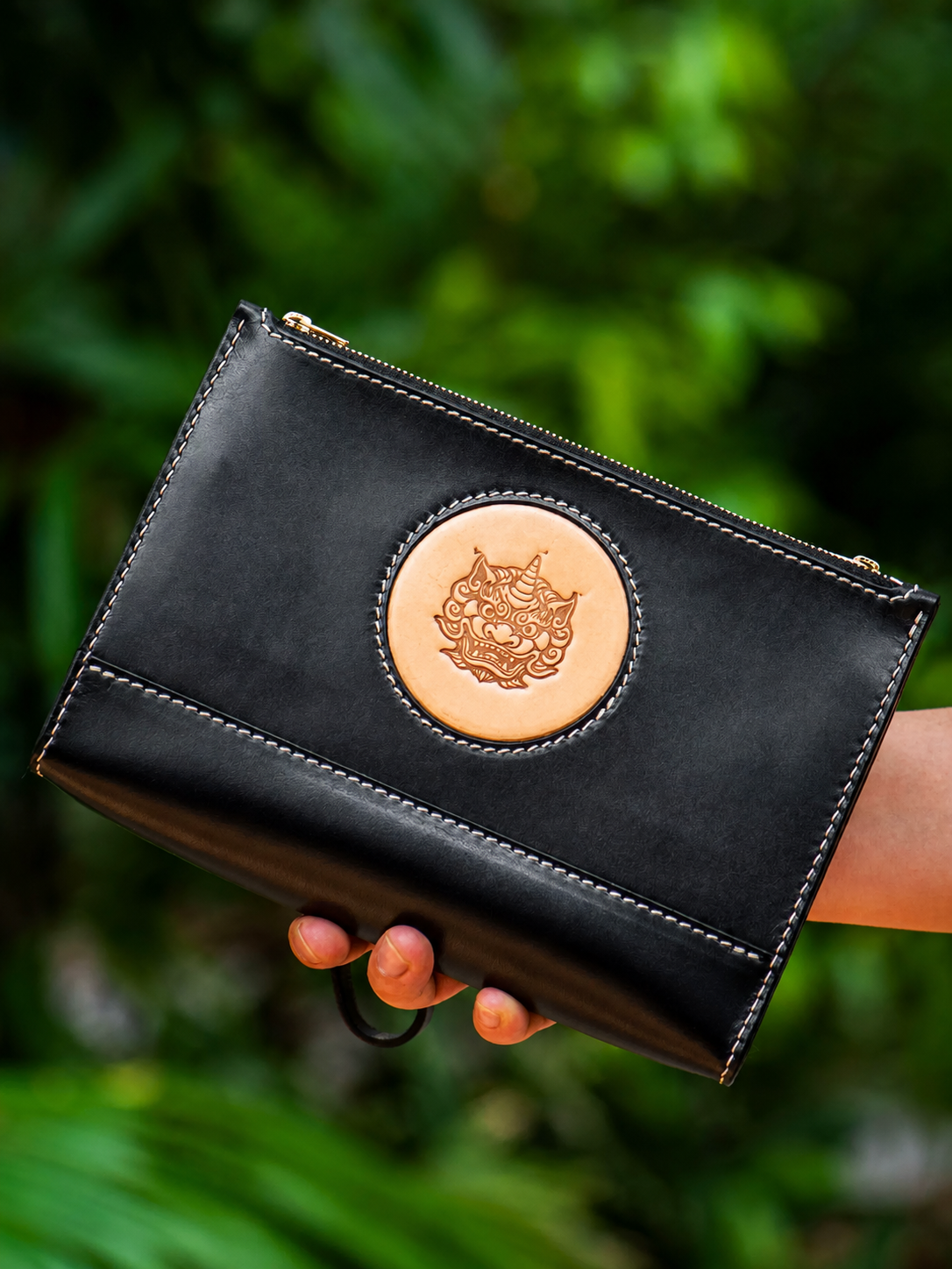 Tianlu Pixiu black leather biker wallet close-up