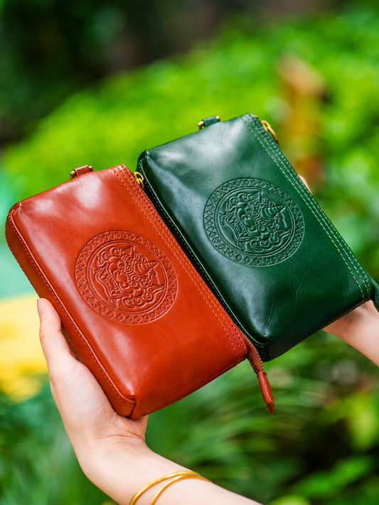 Tianlu Pixiu full-grain leather biker wristlet wallet two-color view