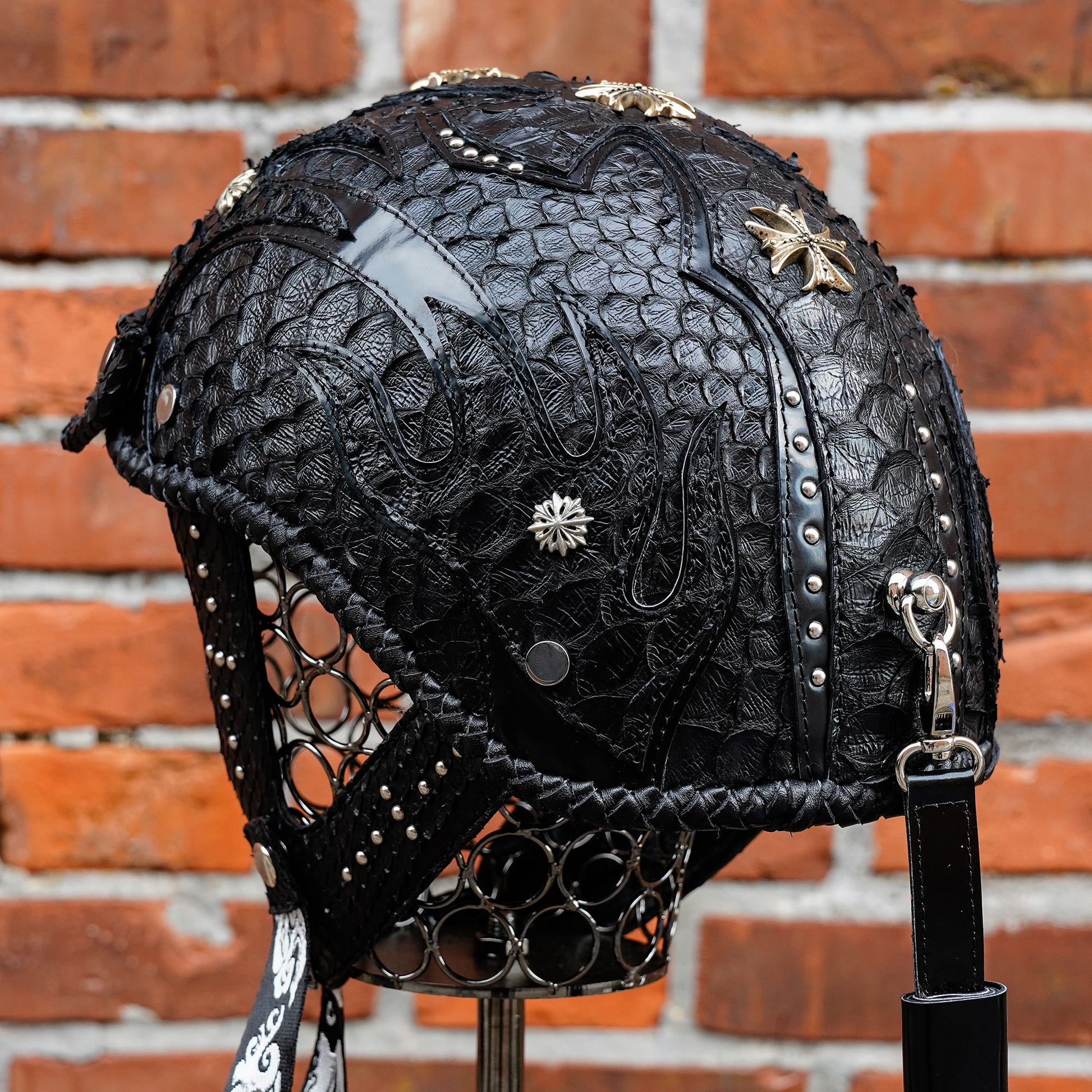 custom-decorative-halfhelmet-pythonskin